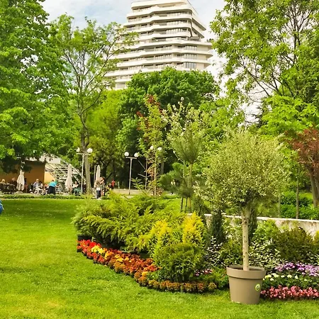 Luxury Alix * Burgasz