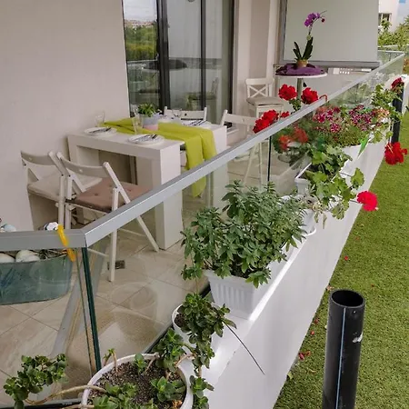 Luxury Alix בורגאס