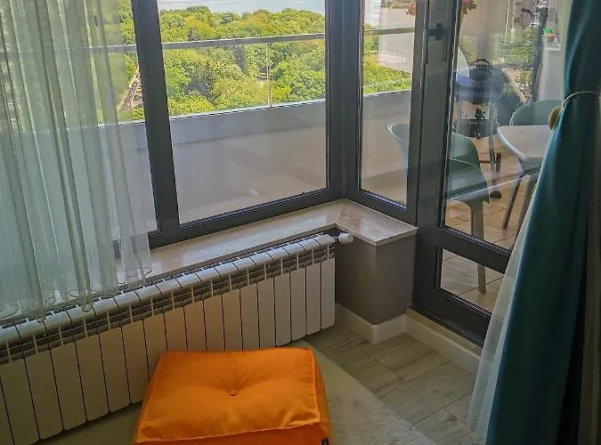 Luxury Alix בורגאס