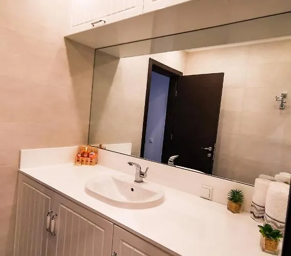 Luxury Alix * בורגאס