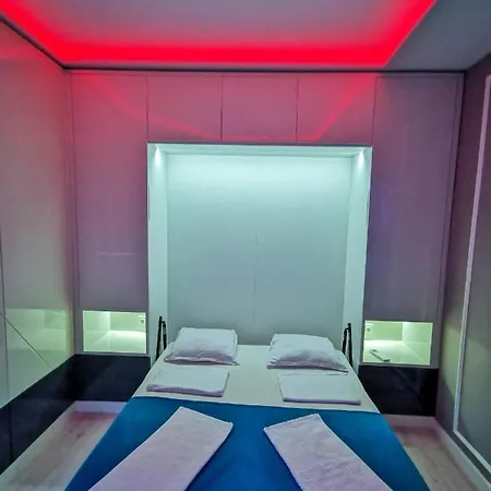 Luxury Alix Burgas